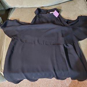 Short sleeve cut out top